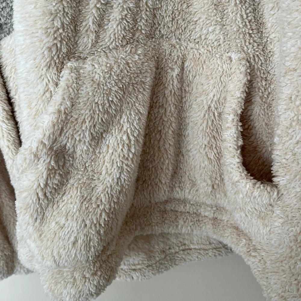 Doe & Rae Fuzzy pullover sweater - Picture 5 of 5